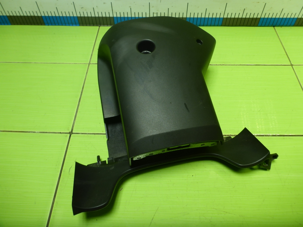 Кожух рулевой колонки