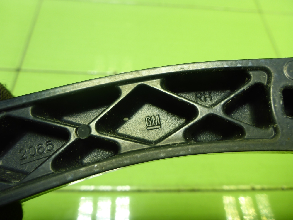 Поводок стеклоочистителя передний правый