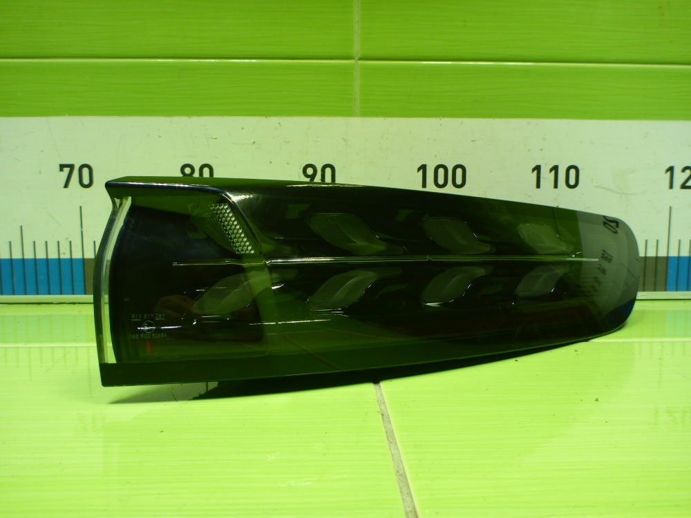 Фонарь задний наружный правый