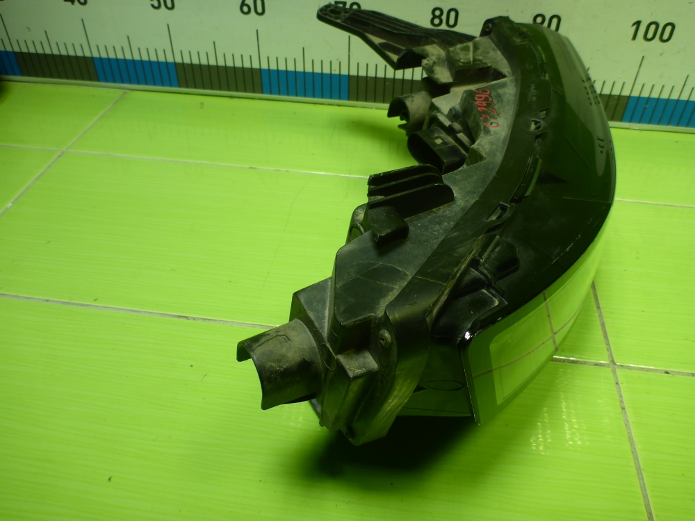 Фара дневного света правая (ходовые огни)