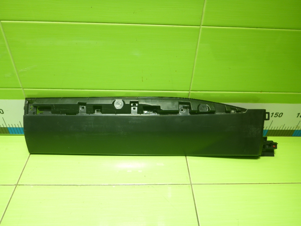 Накладка двери задней левой