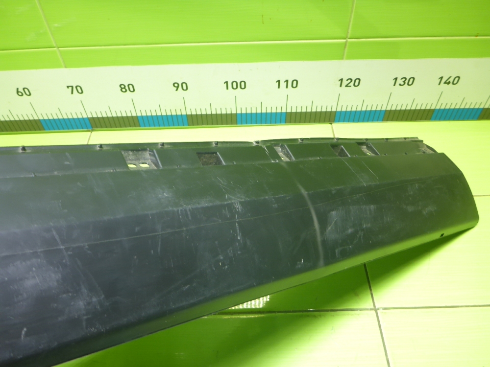 Накладка двери передней левой