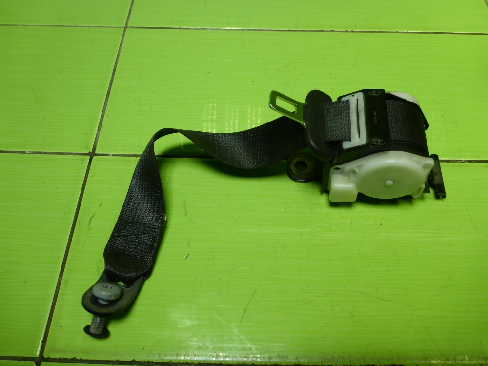 Ремень безопасности