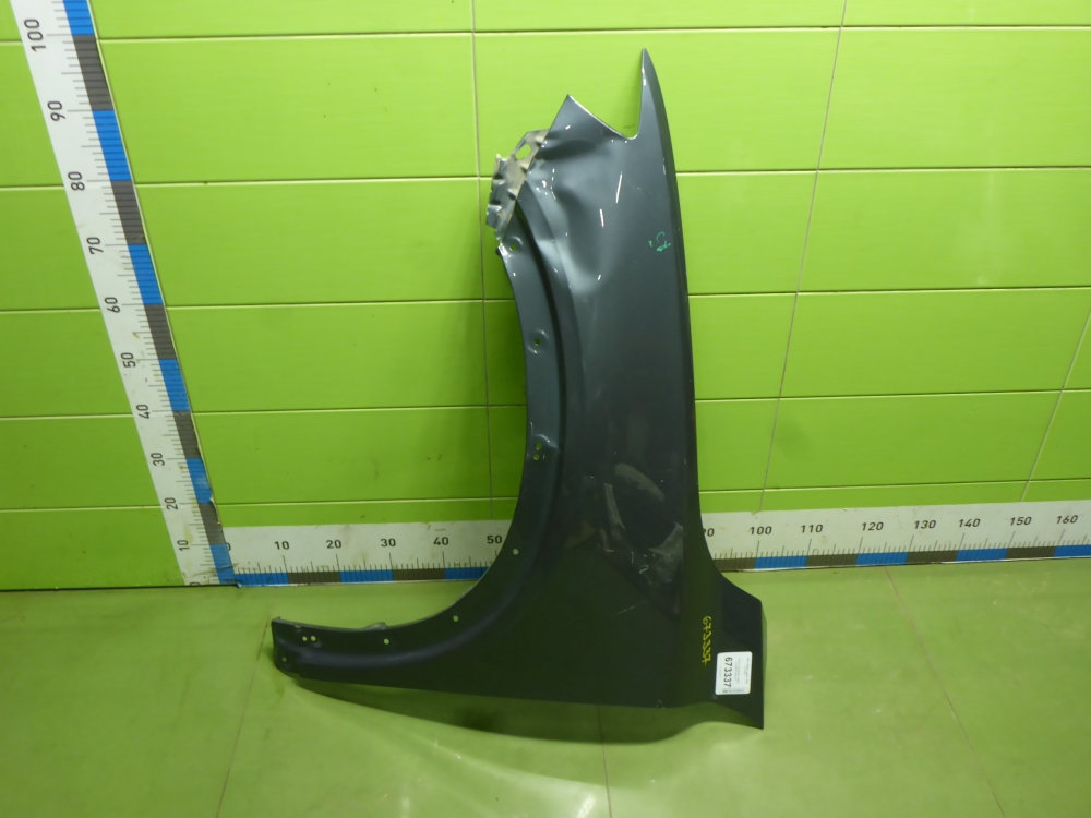 Крыло переднее левое