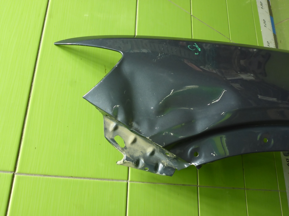 Крыло переднее левое