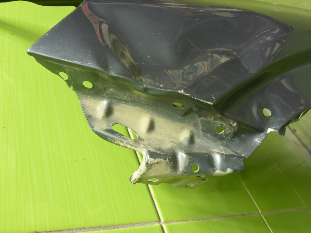 Крыло переднее левое