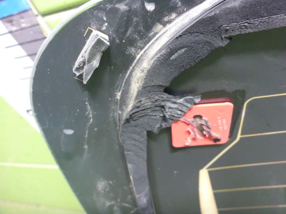 Стекло двери багажника