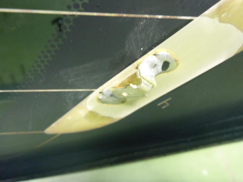 Стекло двери багажника