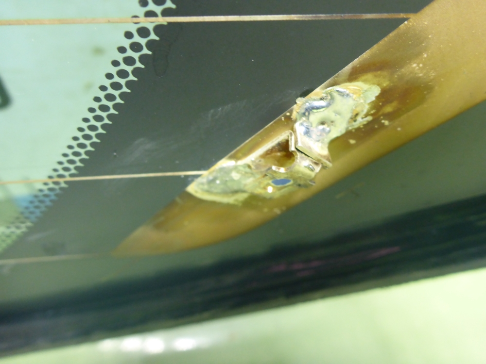 Стекло двери багажника