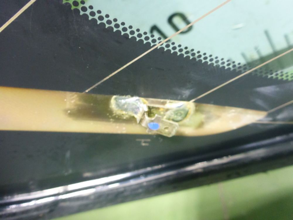 Стекло двери багажника