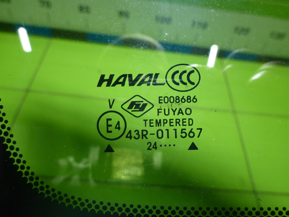 Стекло кузовное глухое левое