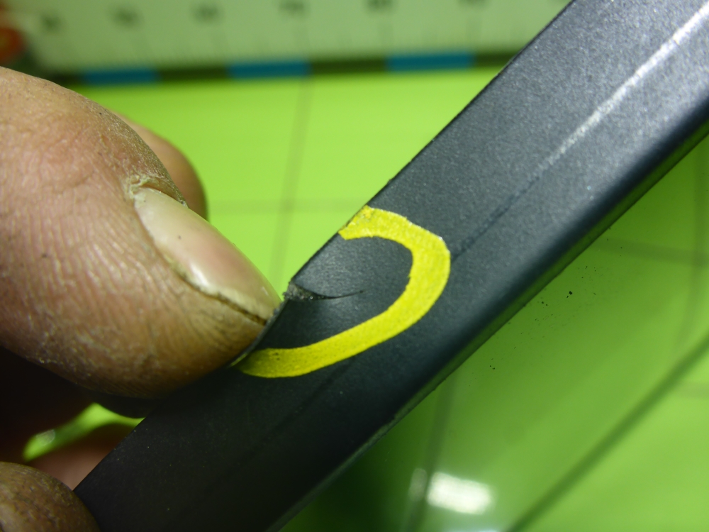 Стекло кузовное глухое левое