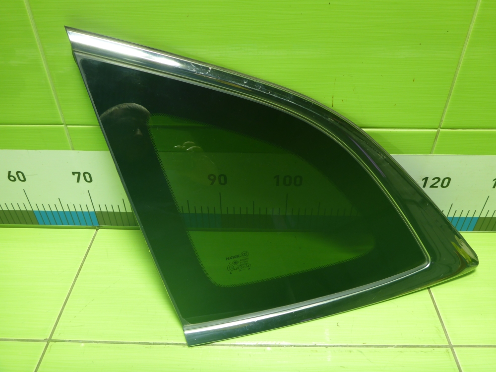 Стекло кузовное глухое левое