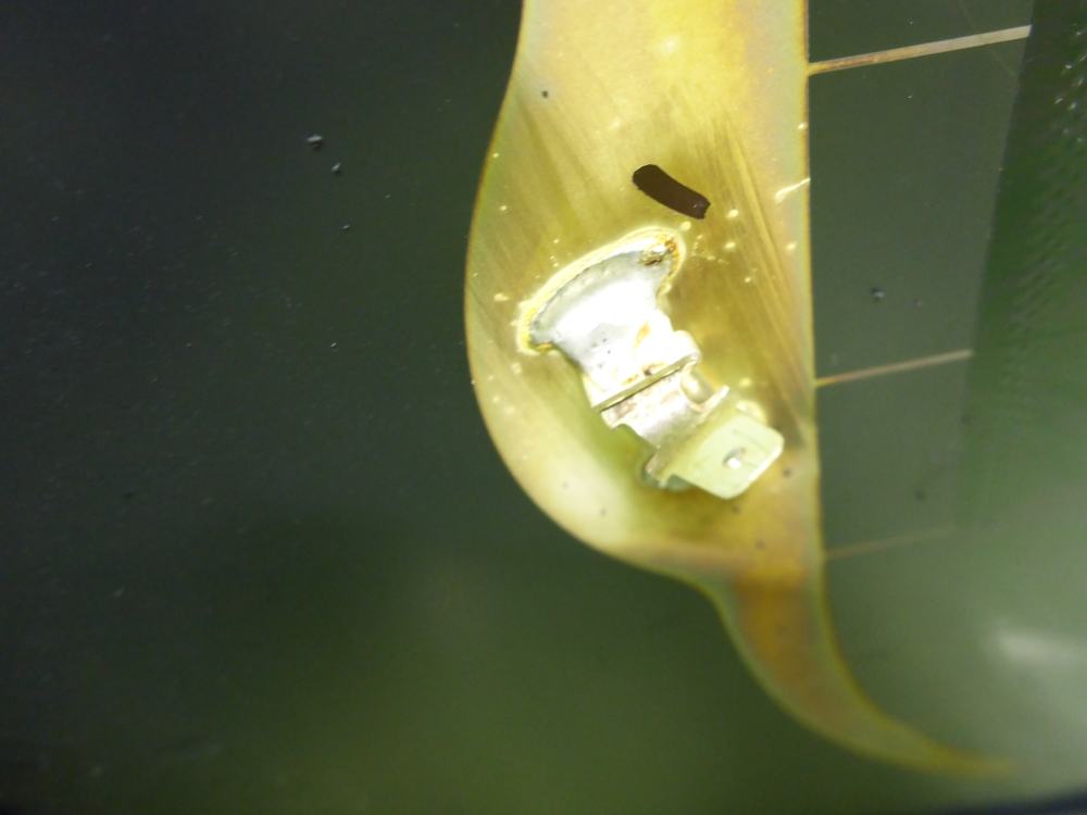 Стекло двери багажника