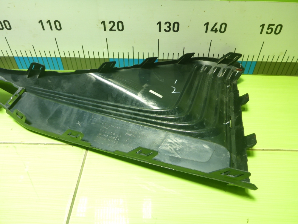 Накладка переднего бампера правая