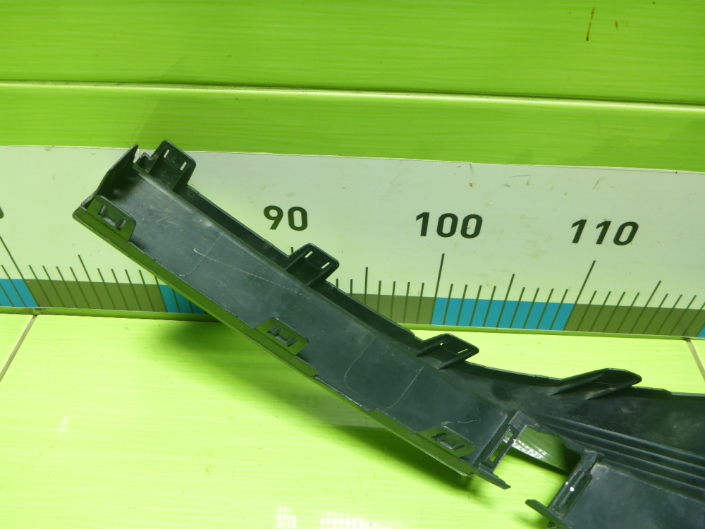 Накладка переднего бампера правая