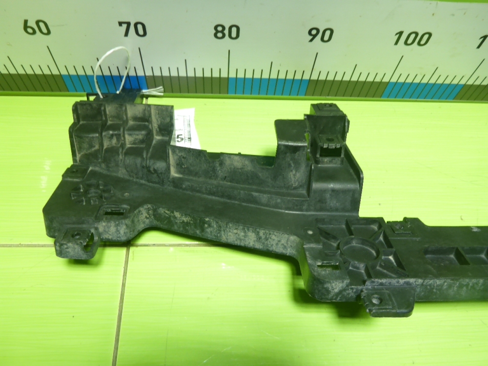 Кронштейн решетки радиатора