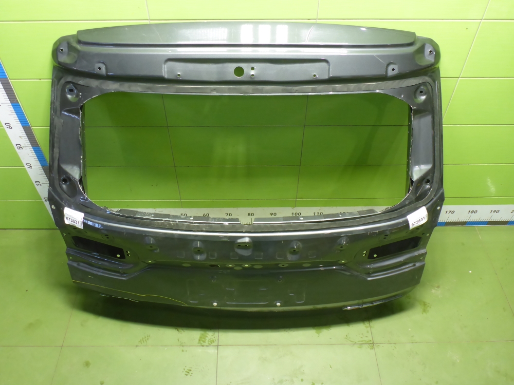 Дверь багажника