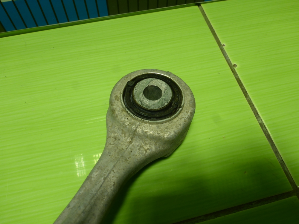 Рычаг задний