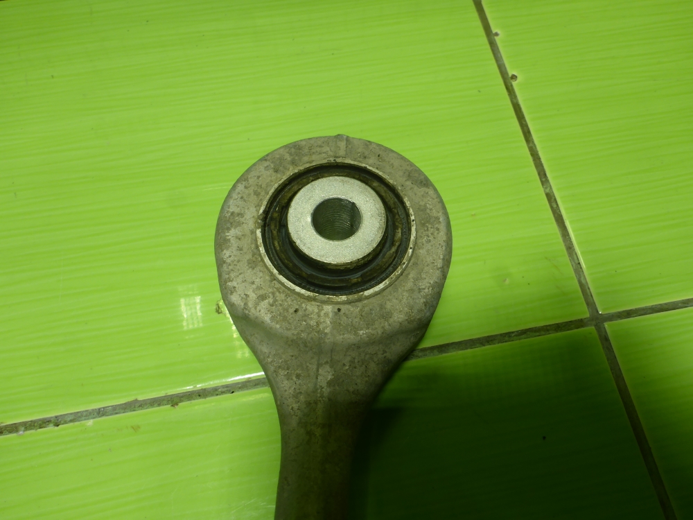 Рычаг задний