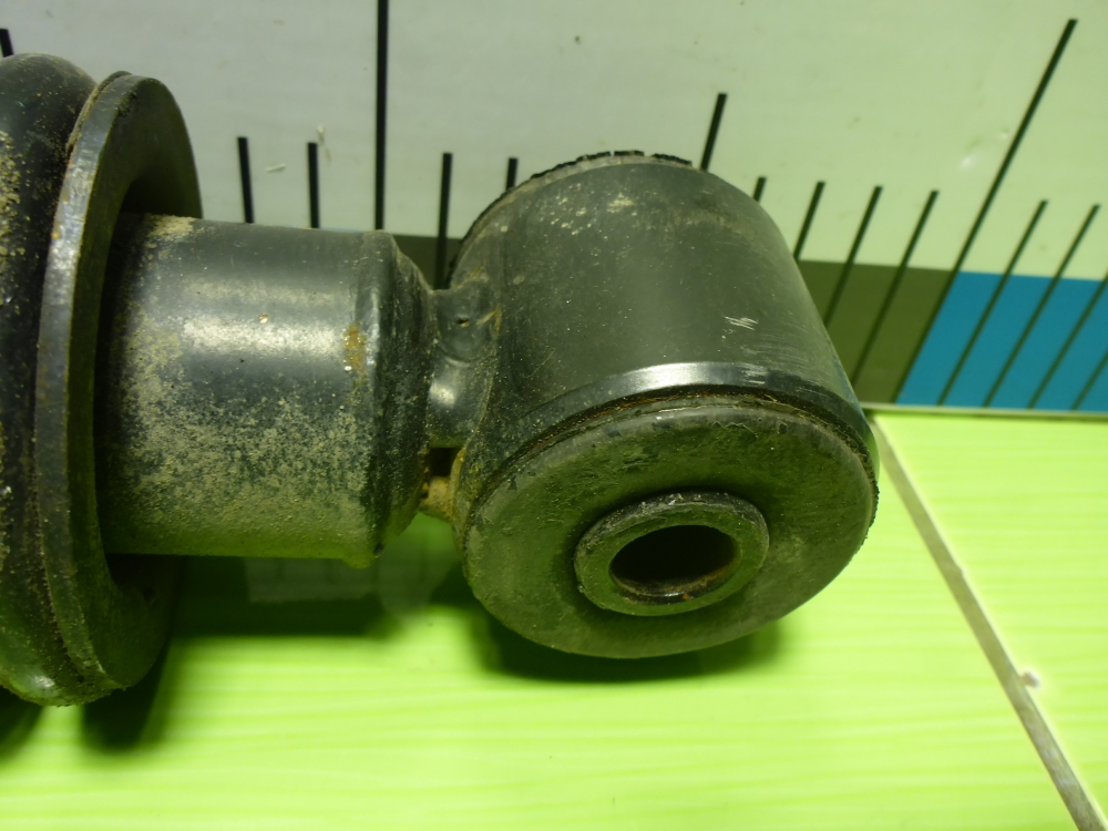 Амортизатор кабины