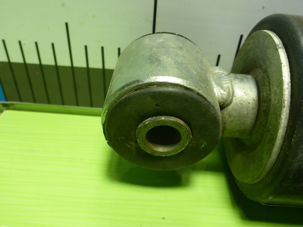 Амортизатор кабины