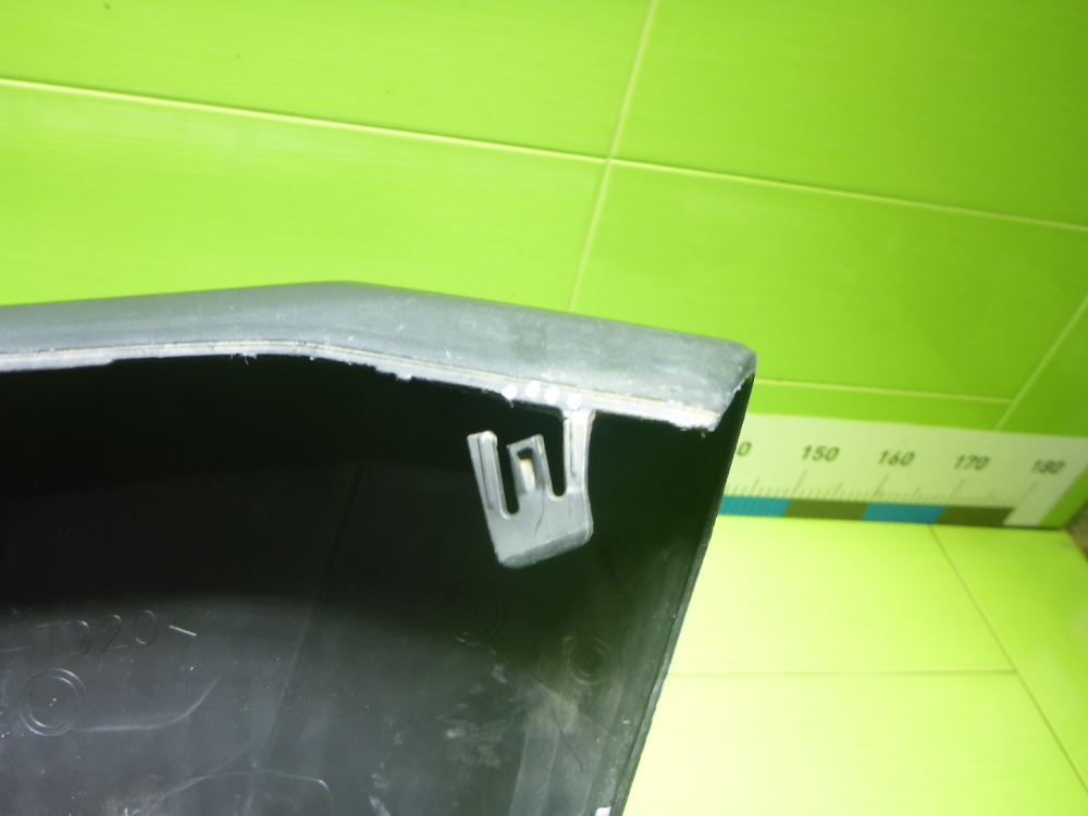 Накладка переднего бампера левая