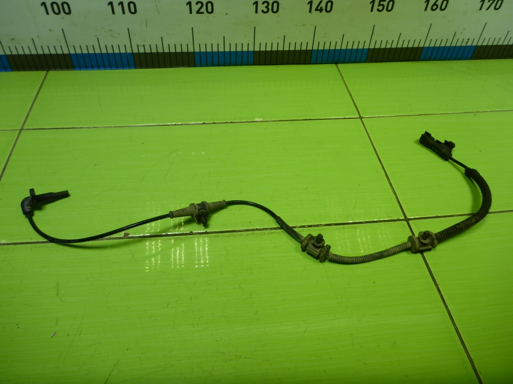 Датчик ABS передний правый