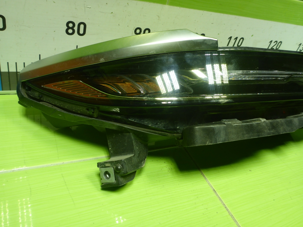 Фара дневного света правая (ходовые огни)