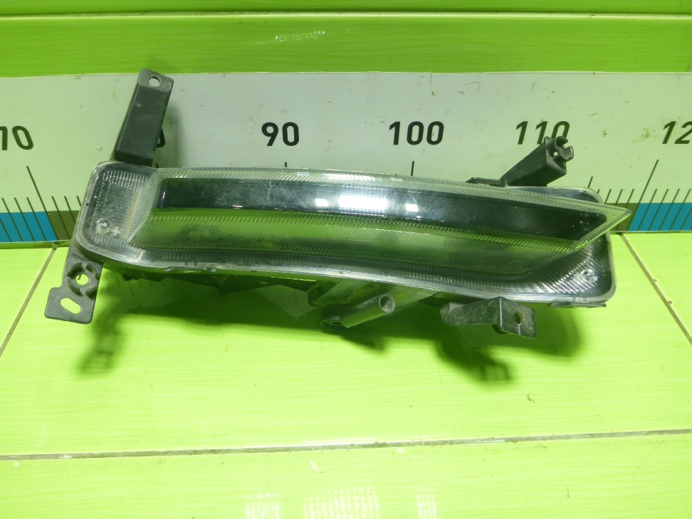 Фара противотуманная правая