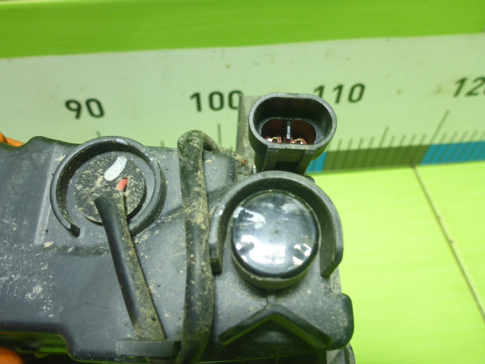 Фара противотуманная правая