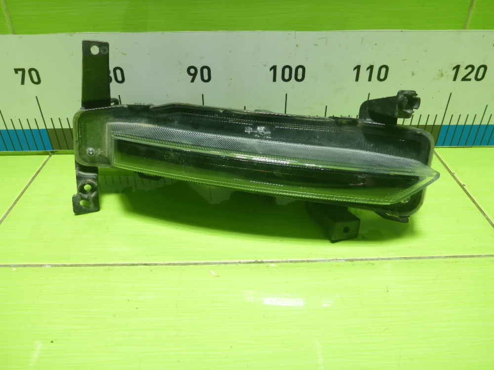 Фара противотуманная правая