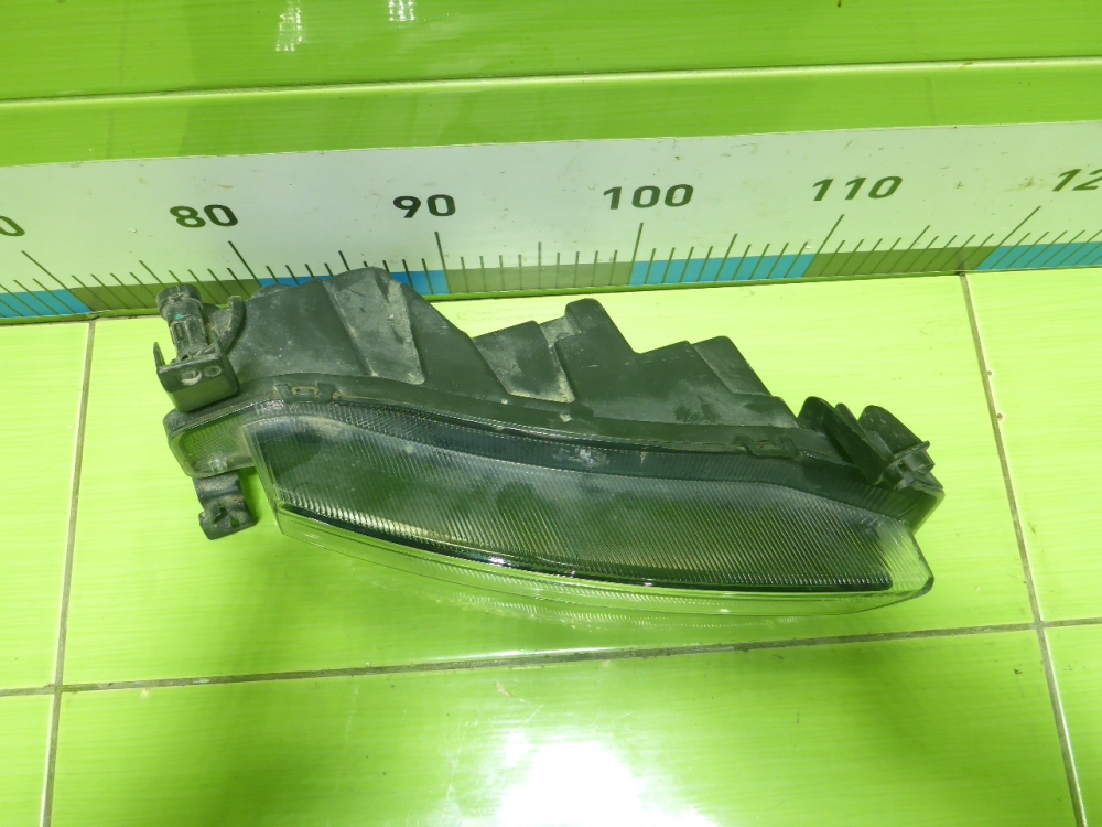 Фара противотуманная правая