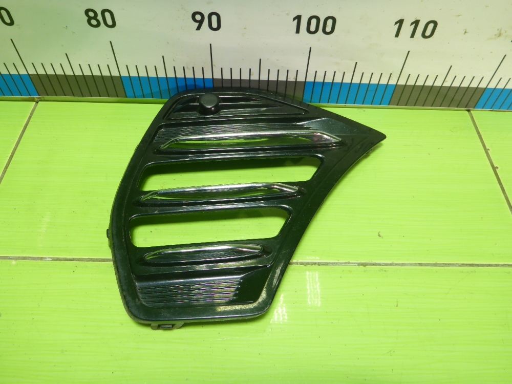 Решетка в бампер левая