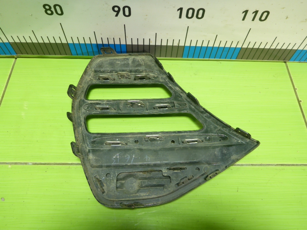 Решетка в бампер левая