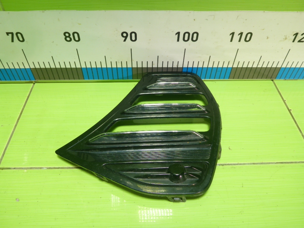 Решетка в бампер левая