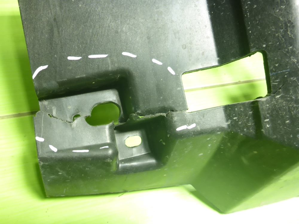 Кронштейн заднего бампера