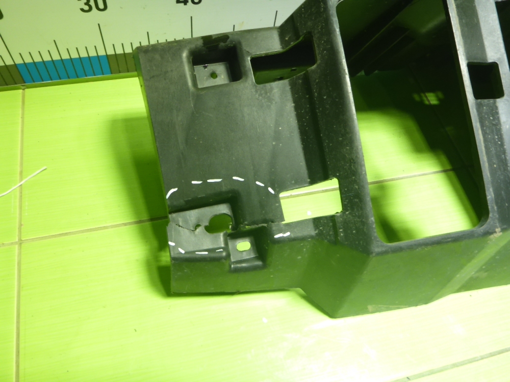 Кронштейн заднего бампера