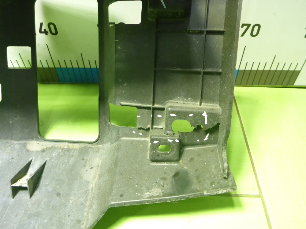 Кронштейн заднего бампера