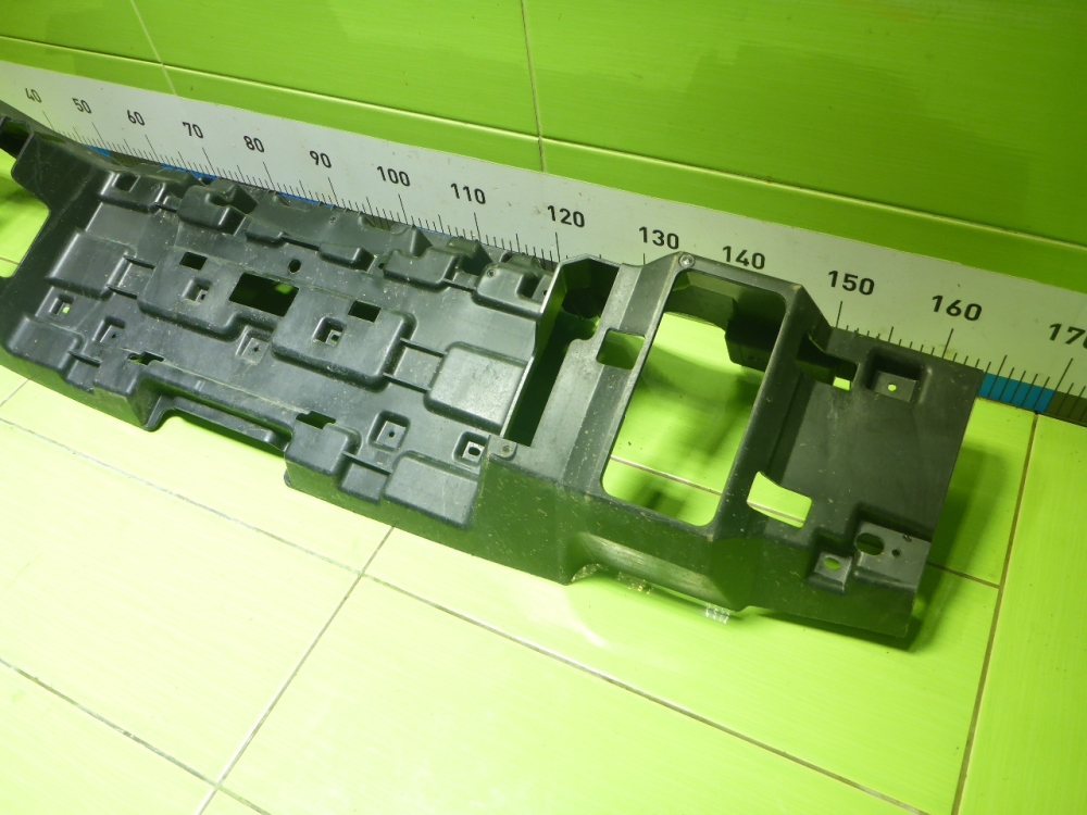 Кронштейн заднего бампера