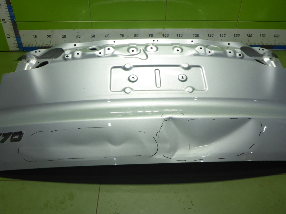 Дверь багажника