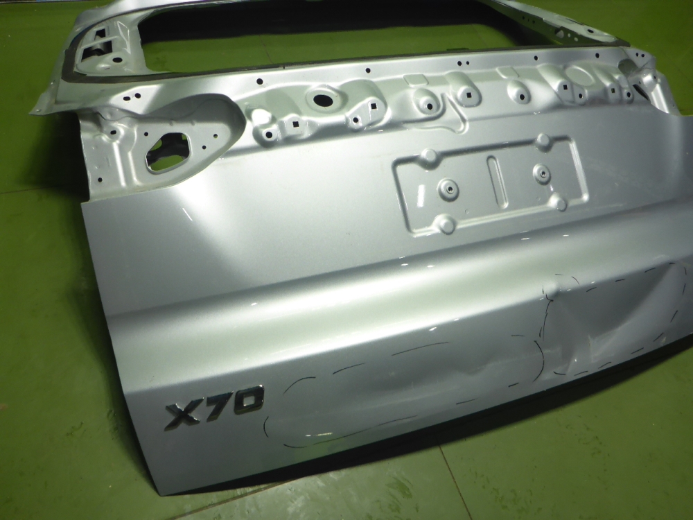 Дверь багажника