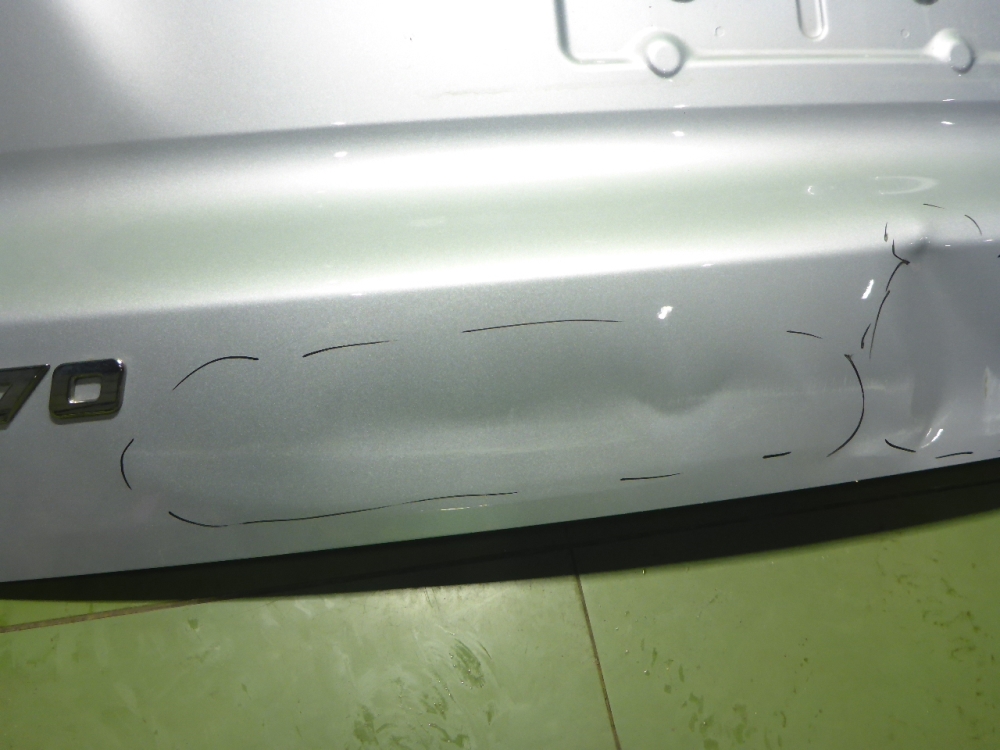 Дверь багажника