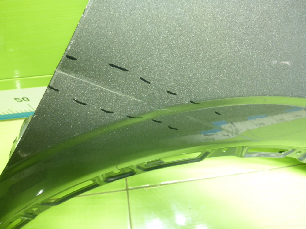 Крыло переднее левое