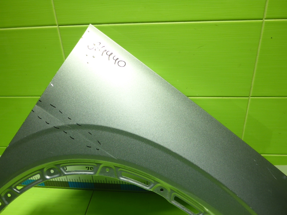 Крыло переднее левое