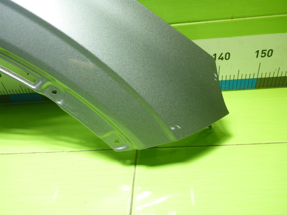 Крыло переднее левое