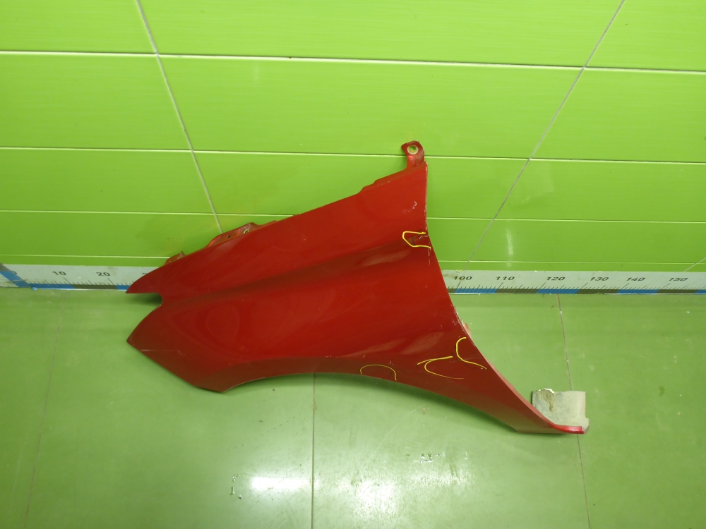 Крыло переднее левое