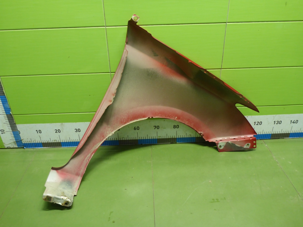 Крыло переднее левое