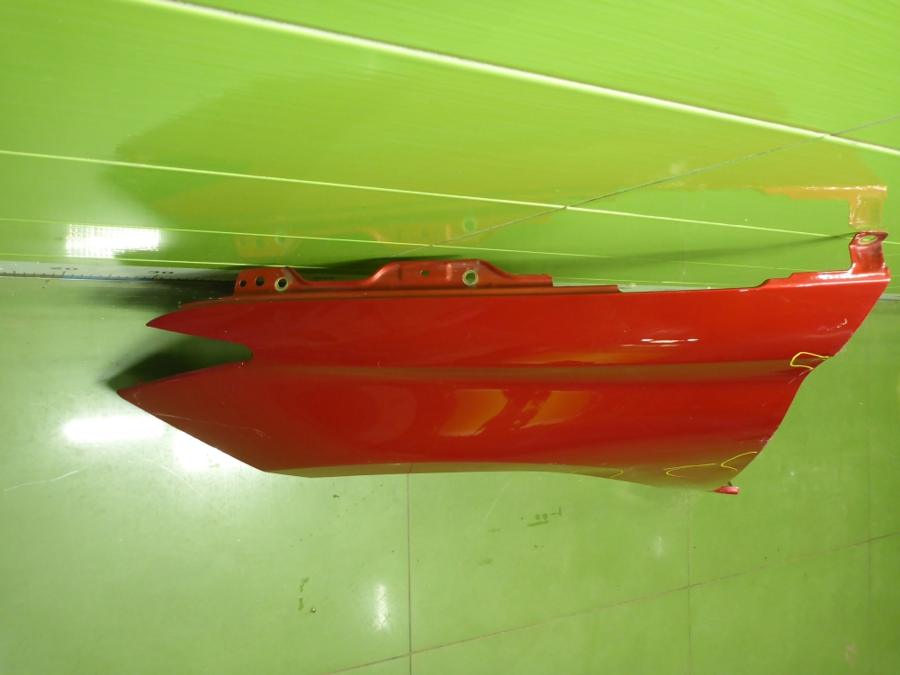 Крыло переднее левое