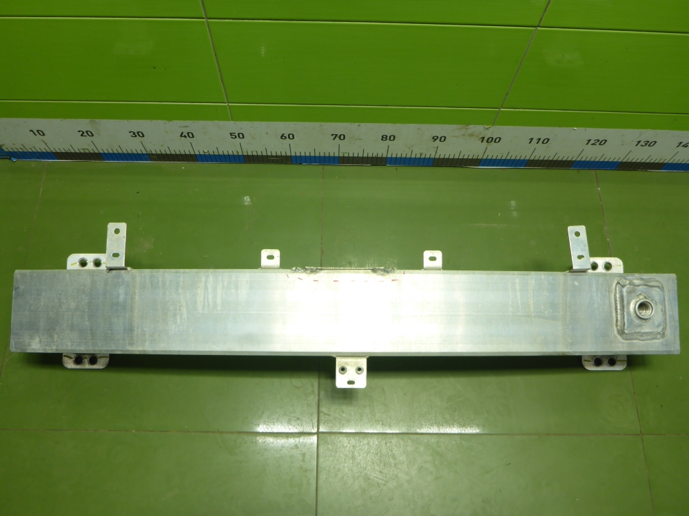 Усилитель переднего бампера